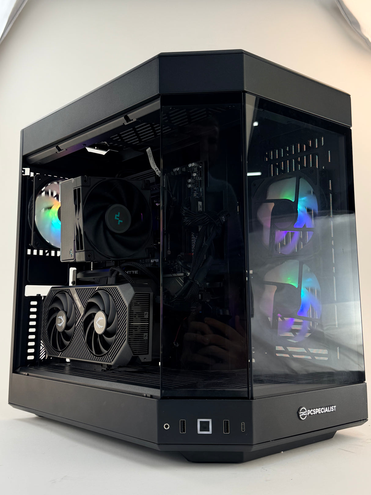 Gaming PC RTX 5070 Ryzen 7 7700 32GB DDR5 1TB NVMe 2x 1TB HDD
