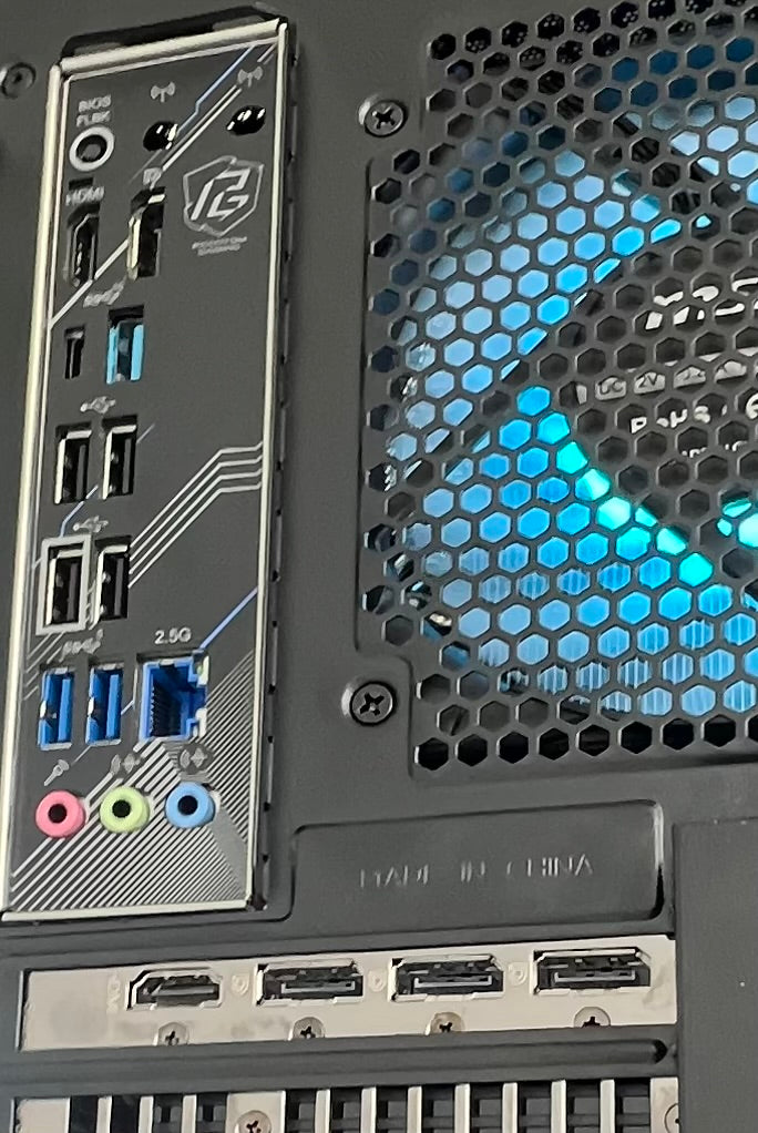 Gaming PC RTX 5070 Ryzen 7 7800X3D 32gb DDR5 1Ttb NVMe