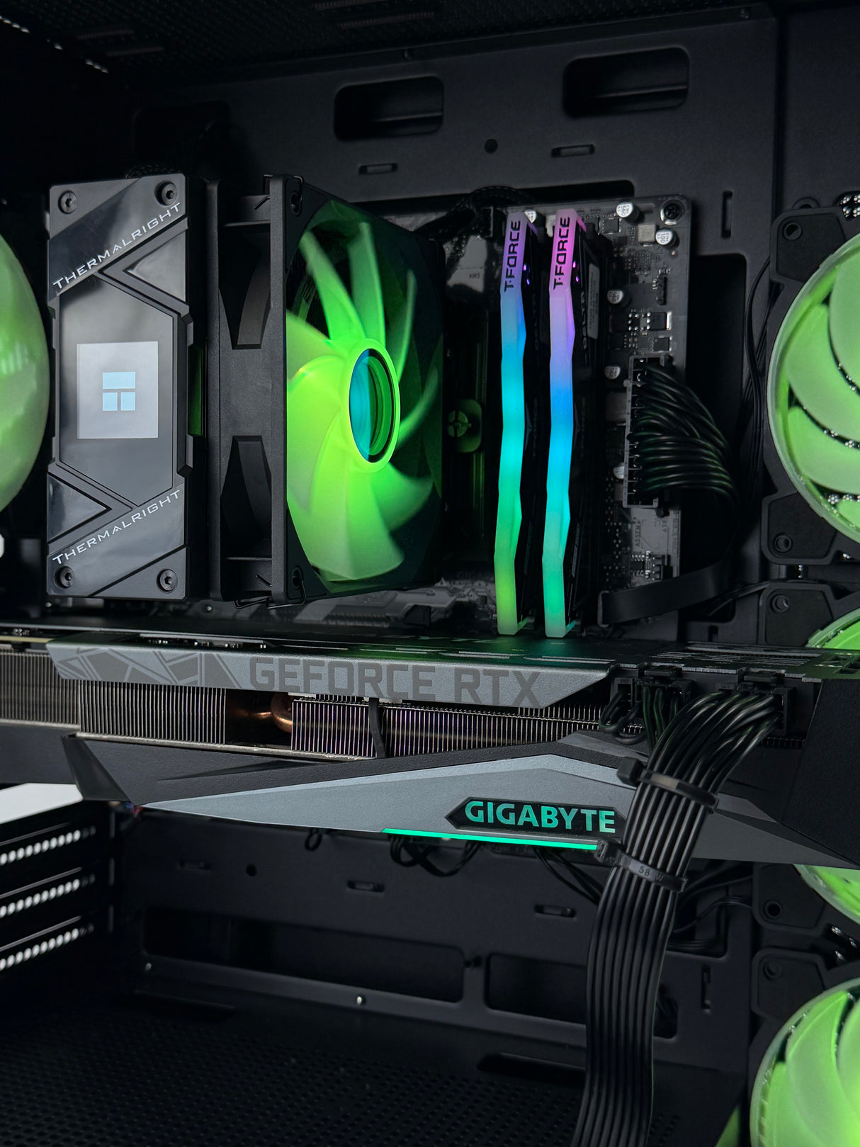 Gaming PC RTX 3080TI Ryzen 5 7500f 32gb DDR5 1tb NVMe